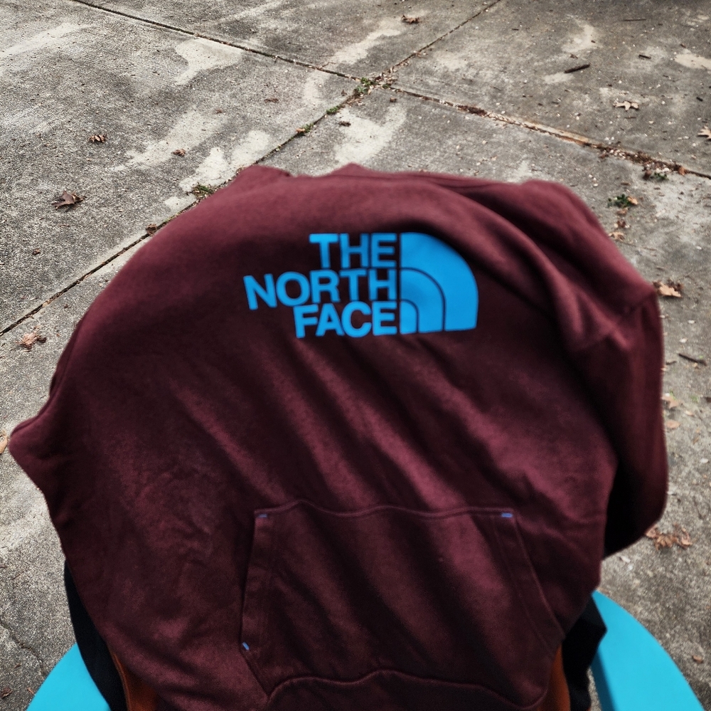 Men's NorthFace Hoodie Maroon